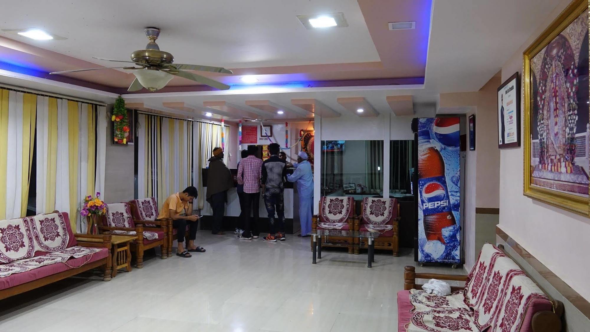 Hotel Sai Shraddha Shirdi Exterior foto