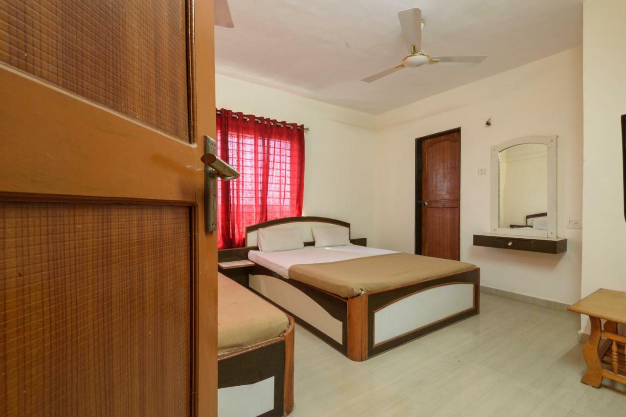 Hotel Sai Shraddha Shirdi Habitación foto